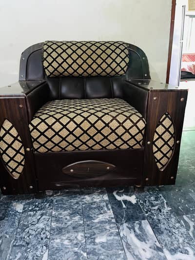 6 Seater sofa For sale Condition 10/9