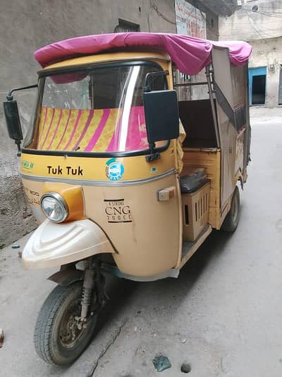 Tuk Tuk CNG Rickshaw  6 Seater Engine Fit Powerful