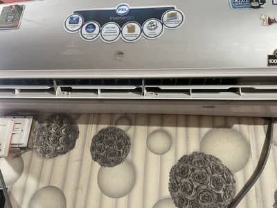 Pell split inverter 1.5ton neat clean