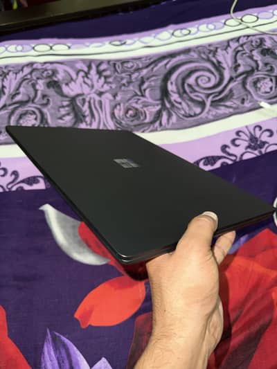Surface laptop i7-10th Gen