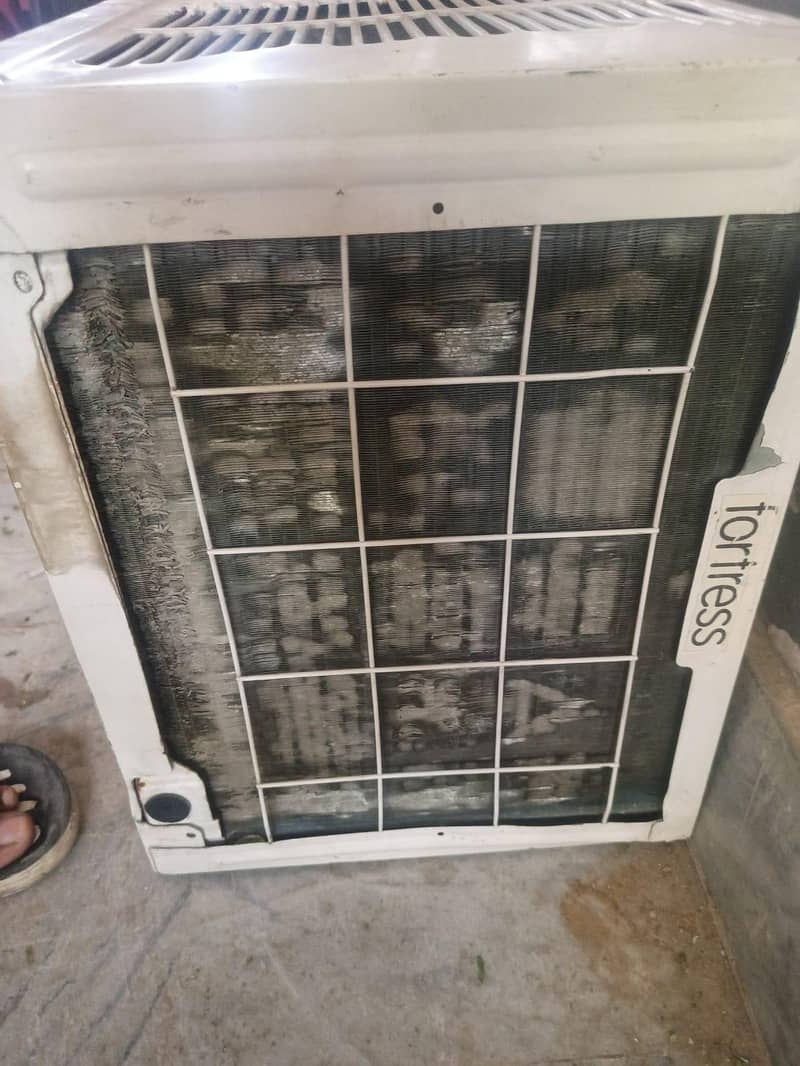 Window AC for Sale | Excellent Cooling| 10/7condition Working Perfectl 2
