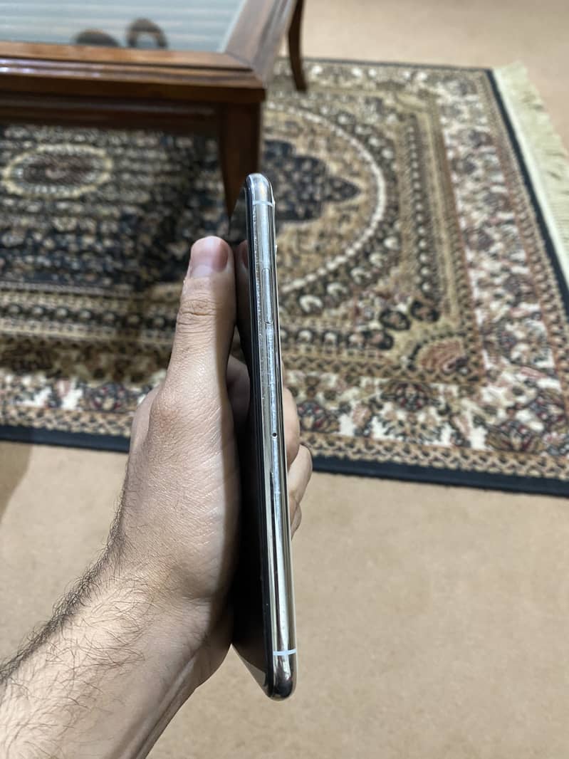 iphone 11 pro max 3