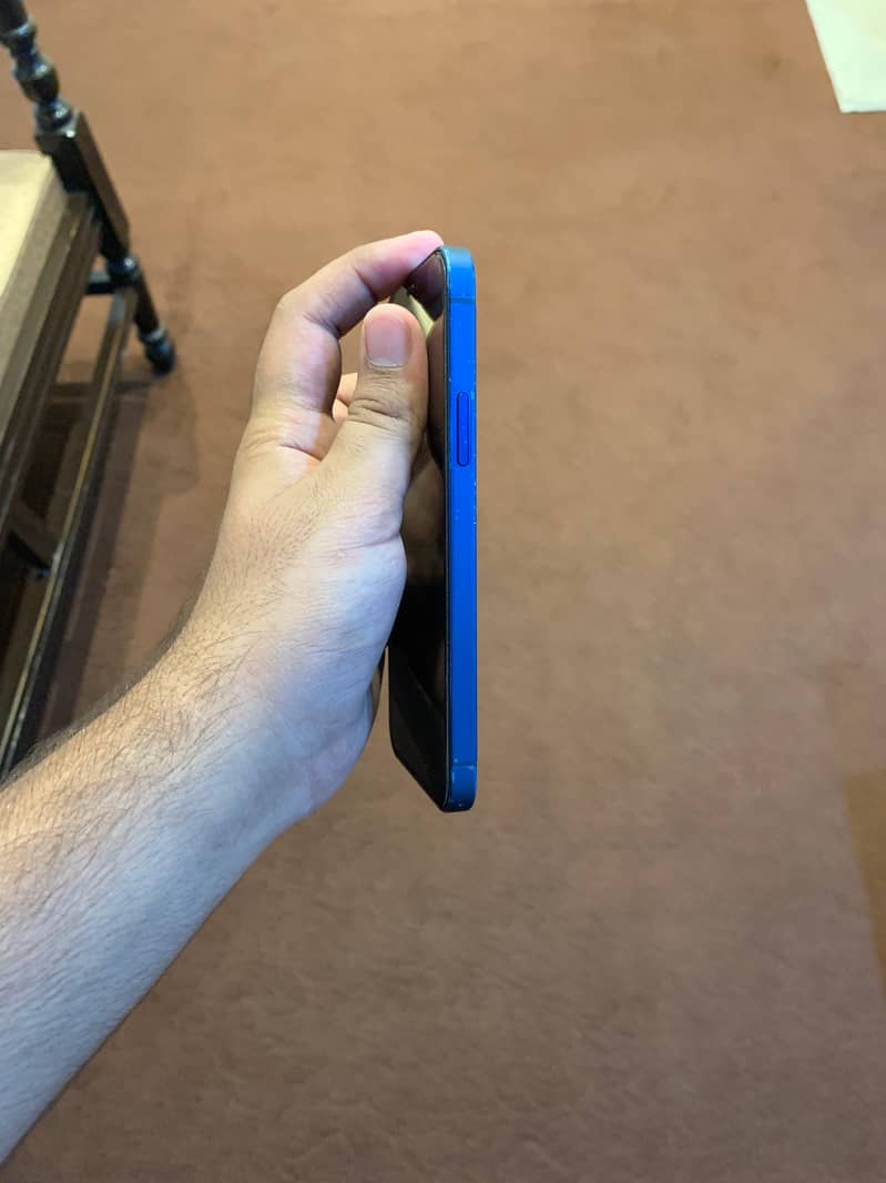 iPhone 12 5