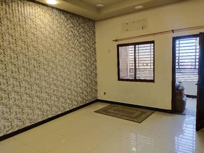 Spacious Flat At Kaneez Fatima With Lift