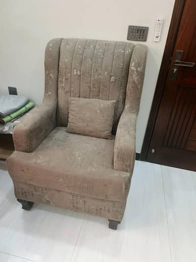 7- Seater Sofa available for sale good perfec conditions slightly used