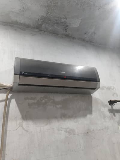 gree ac 10/8