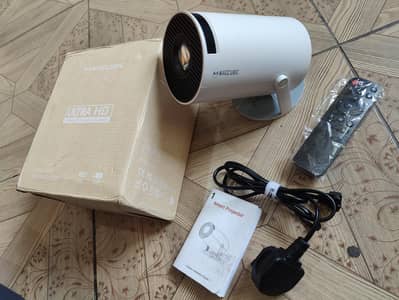 MAGCUBIC HY300 SMART 4K PROJECTOR