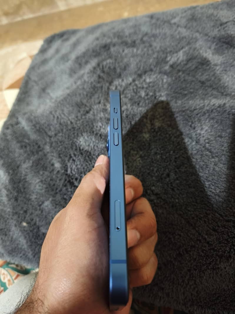 iPhone 13 5