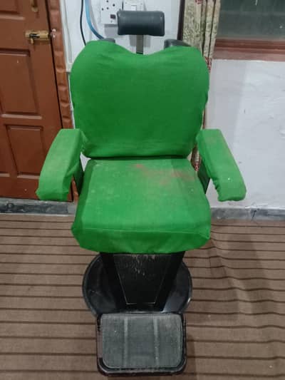 Salon Chair// styling chair// beautian chair
