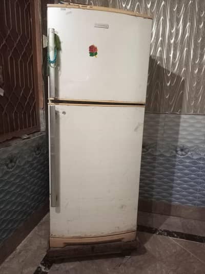 electronics fridge full size for sale all okay h03110050825