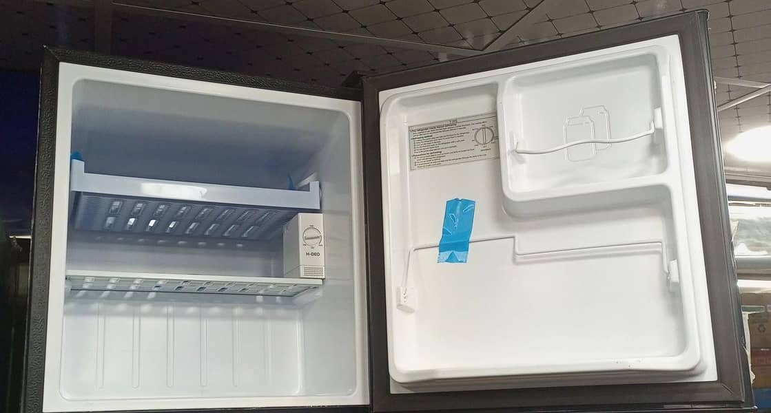 mini fridge 0