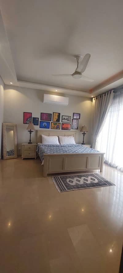 Females - Safe & Quality Coliving w/ Independent Rooms