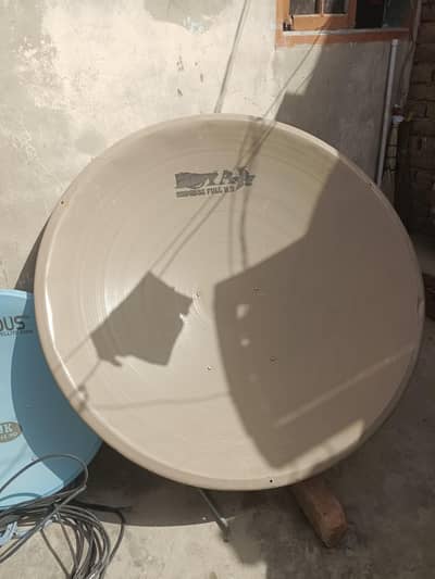 Dish Antenna  only 1 month use