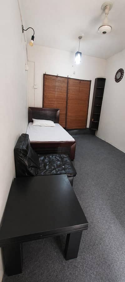 Independent Rooms w/kitchenette and bathroom