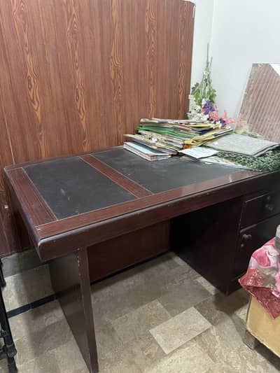 Office table fresh