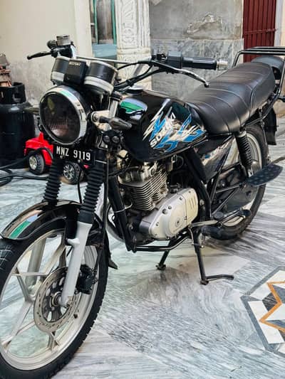 Suzuki GS 150 SE 2017 Sports Bike