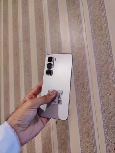 infinix hot 60i/6+128 3 month use