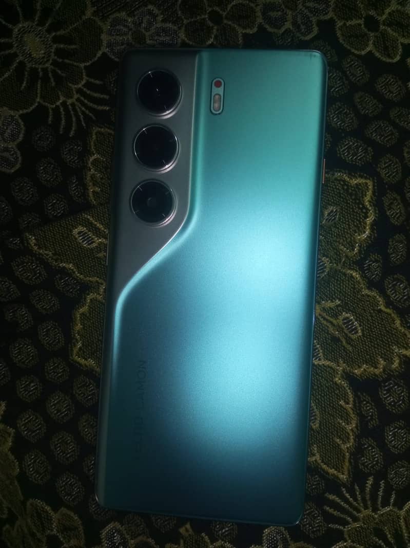 Tecno CAMON 40 Pro 2