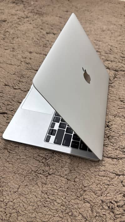 Macbook Air 2020.