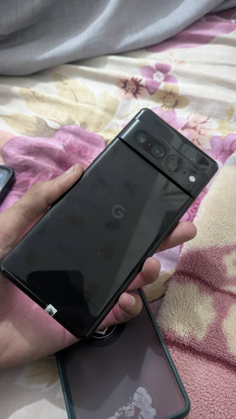 Pixel 7 Pro | Black 3