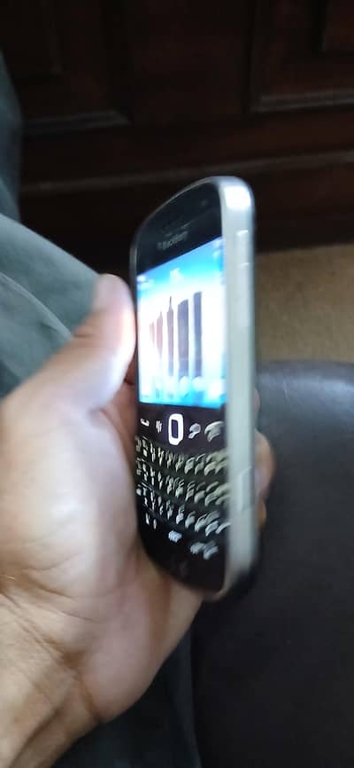 blackberry Bold 9900