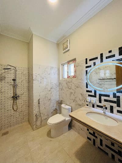 Falcon Complex New Malir 500 Square Yards House Up For sale