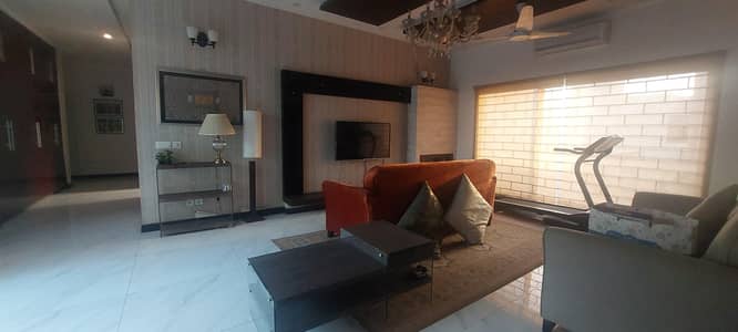 Females Safe and Quality Indepemdent Rooms w/ kitchen and lounge