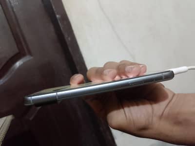 Google pixel 8 gray colour