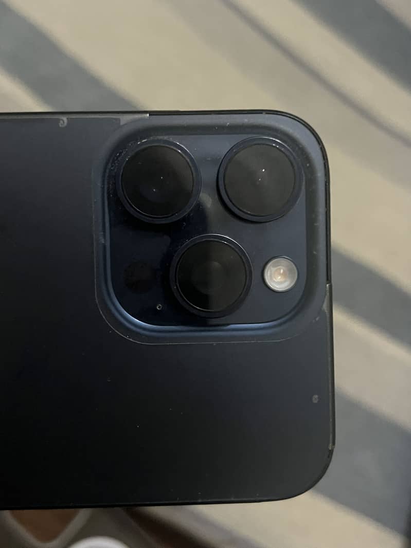 Iphone 15 pro max 4