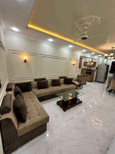 Prime Location 950 Square Feet Flat Is Available In Garden West