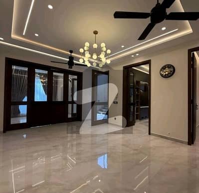 Bahria Town - Sector C Upper Portion Sized 10 Marla For Rent