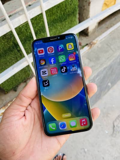 iPhone X 64Gb White Colour