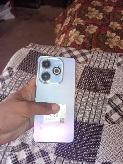 Infinix hot 40i 8gb 128gb