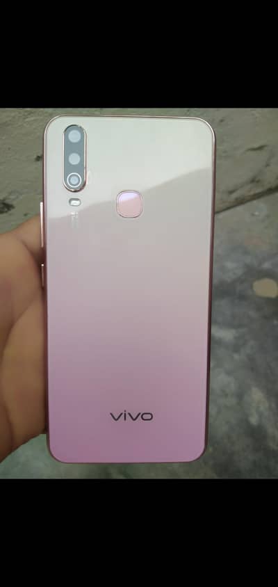 Vivoy17 Luch scrach less condition for sale