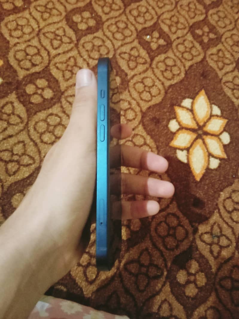 Apple iPhone 13 1