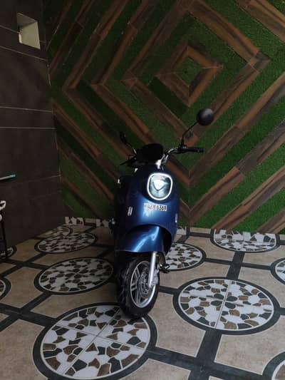 Yadea M3 blue colour