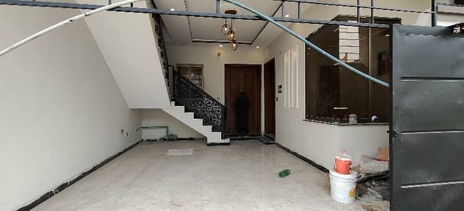 5 Marla Brand New Luxury House for Sale!