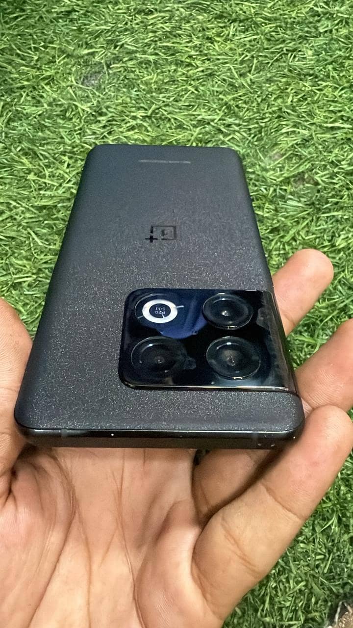 ONE PLUS 10 PRO 1