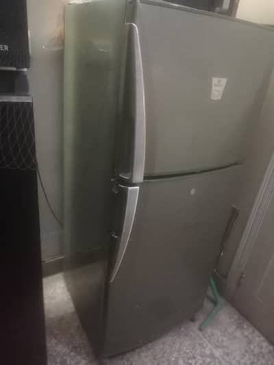 Dawlance Fridge Medium Size Urgent Sale