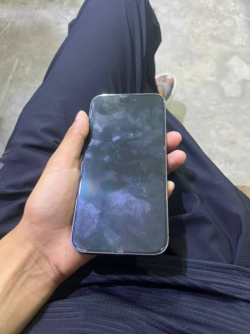 iPhone 14 pro max 2