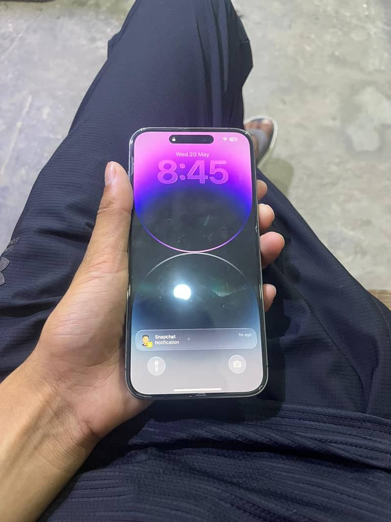 iPhone 14 pro max 4