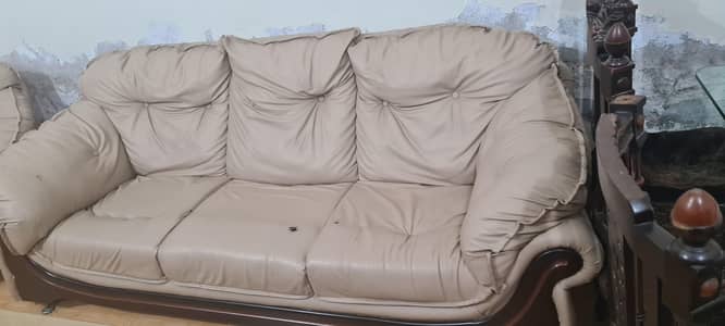 sofa set (3+1+1) with center table