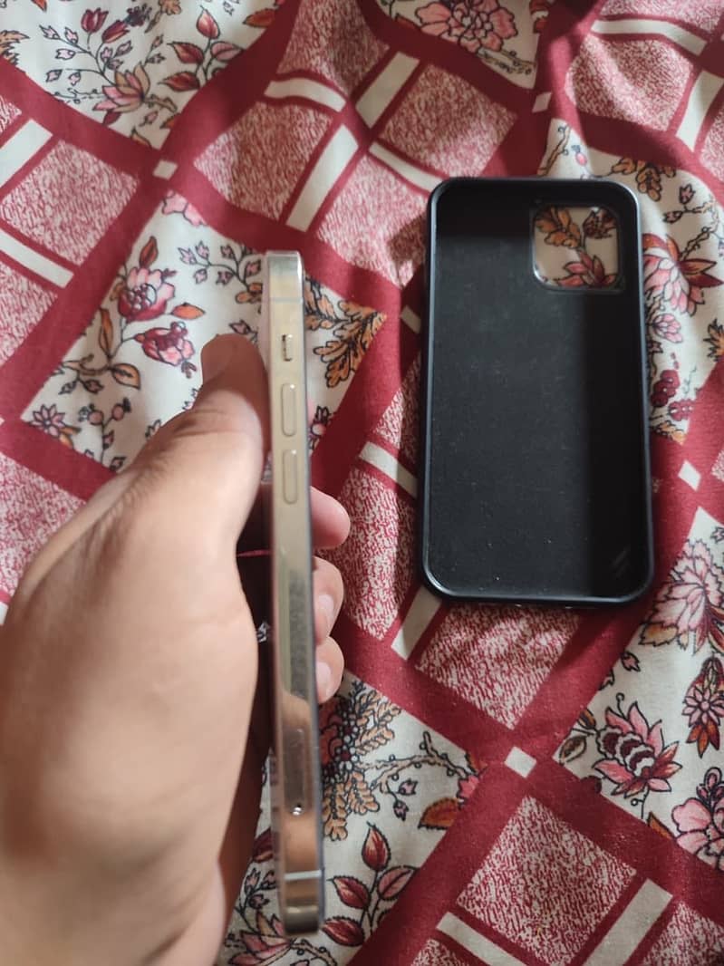 Iphone 12 pro 3