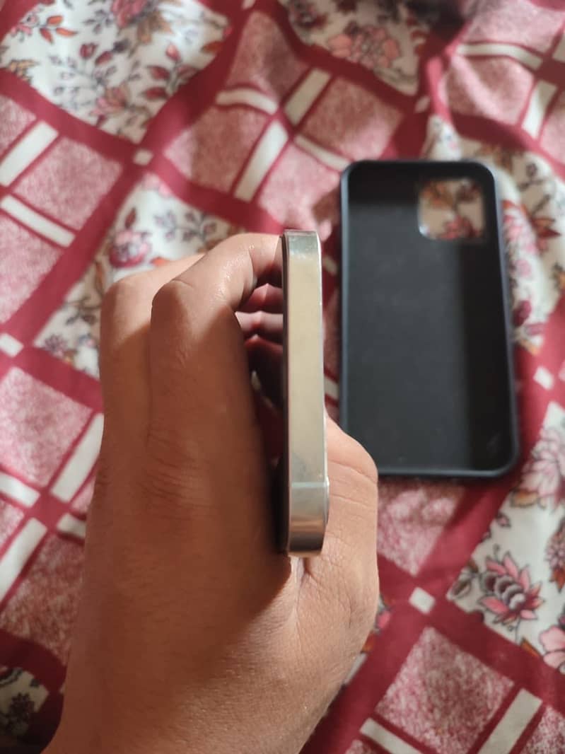 Iphone 12 pro 4