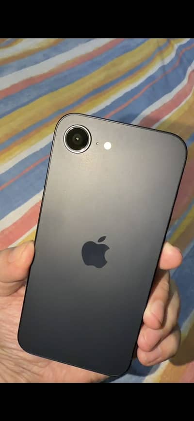 iPhone 16e