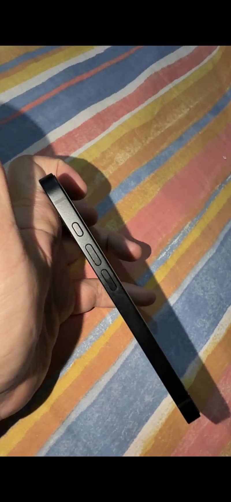 iPhone 16e 1