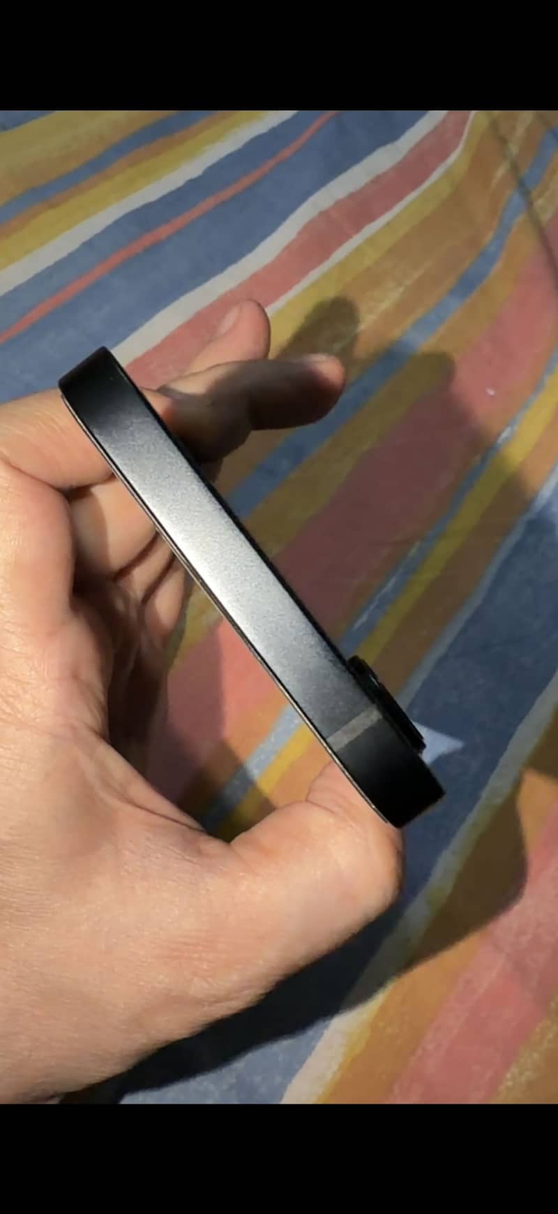iPhone 16e 3