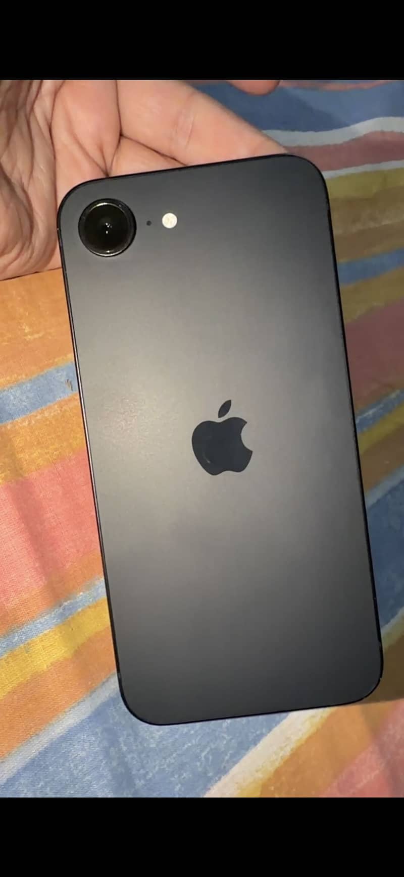 iPhone 16e 6