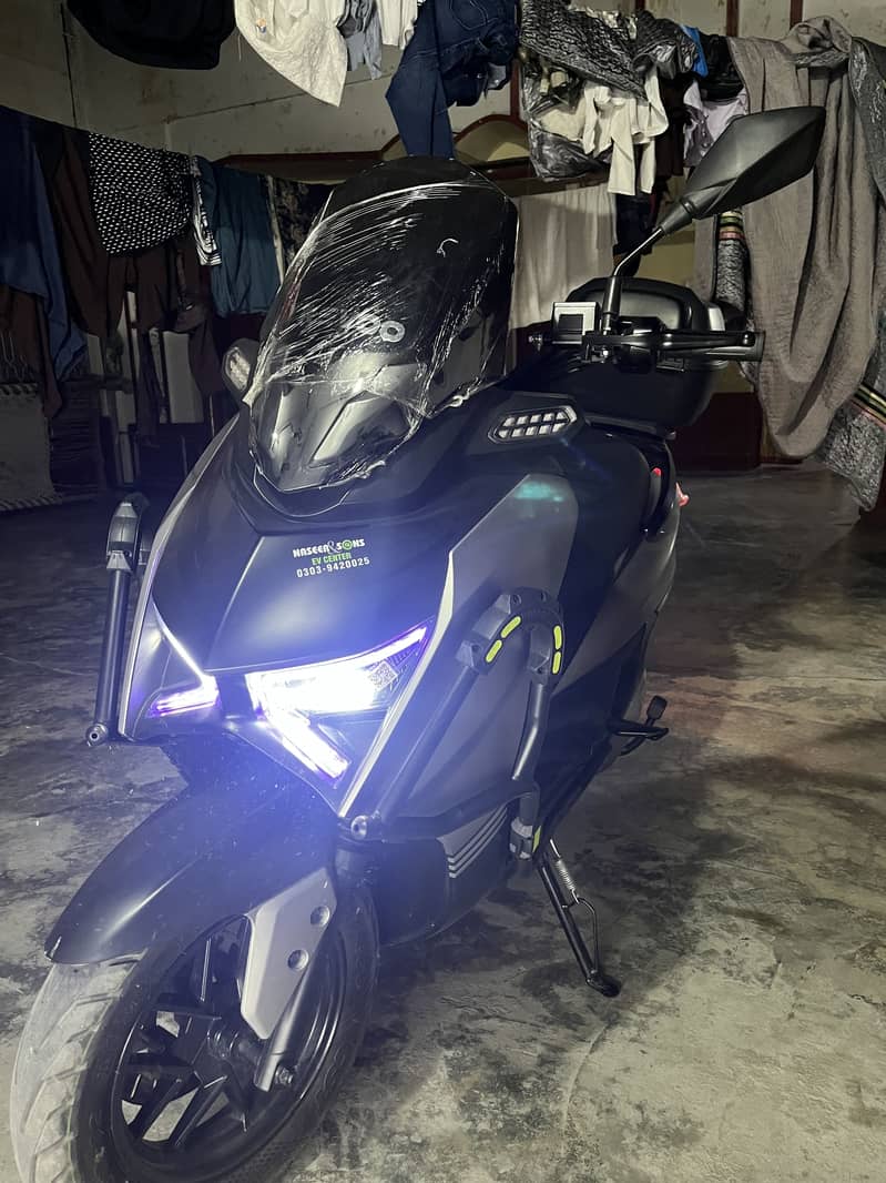 Revoo E52 1