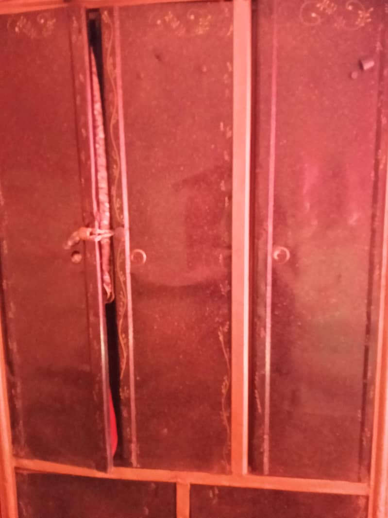 wardrobe 0